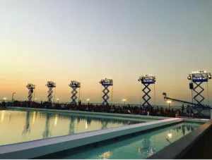 Diferentes aplicações para plataforma: nesse caso para composição de cenario desfile no rio de janeiro