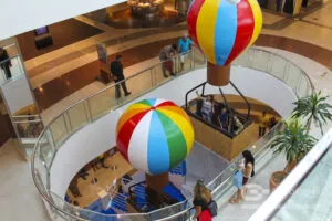 Diferentes aplicações para plataforma: nesse caso para simulação de balão em shopping